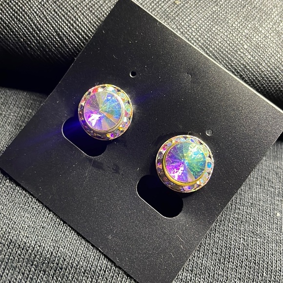 11mm Crystal AB - Dance / Cheer / Beauty Pageant Competition Stud earrings - Picture 5 of 15